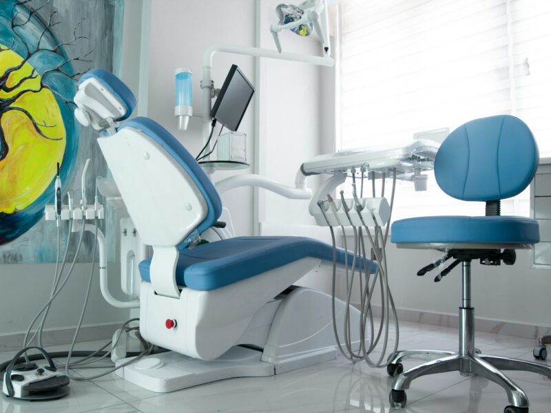 Ambient klinik me karrige dentare